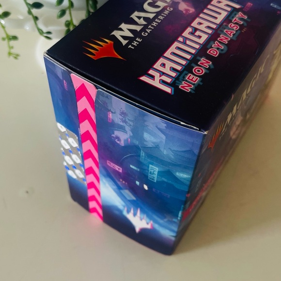Magic: The Gathering Kamigawa: Neon Dynasty Bundle | 8 Set Boosters - Picture 4 of 4
